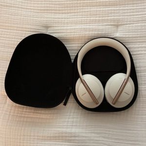 Bose Noise Cancelling Headphones - Rose Gold/Quartz